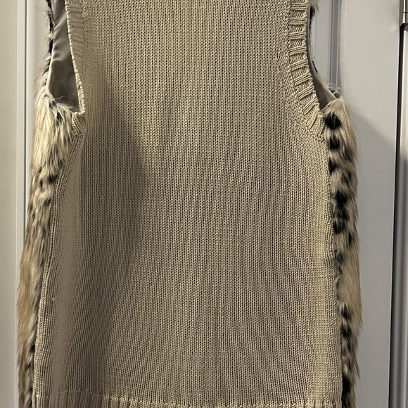 Xhilaration Faux Fur Vest - Women's - M/M - Picture 2 of 7